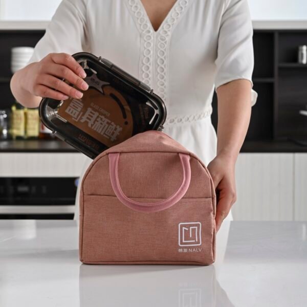 Arc-shaped Insulated Lunch Bag - Image 4